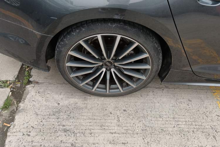 Used Audi A5 2024 Sportback 40 TFSI quattro Luxury Dynamic Model Exterior 5