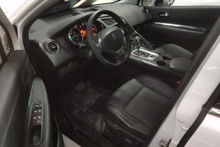 Used Peugeot 3008 2015 2.0L Automatic Trend Edition
