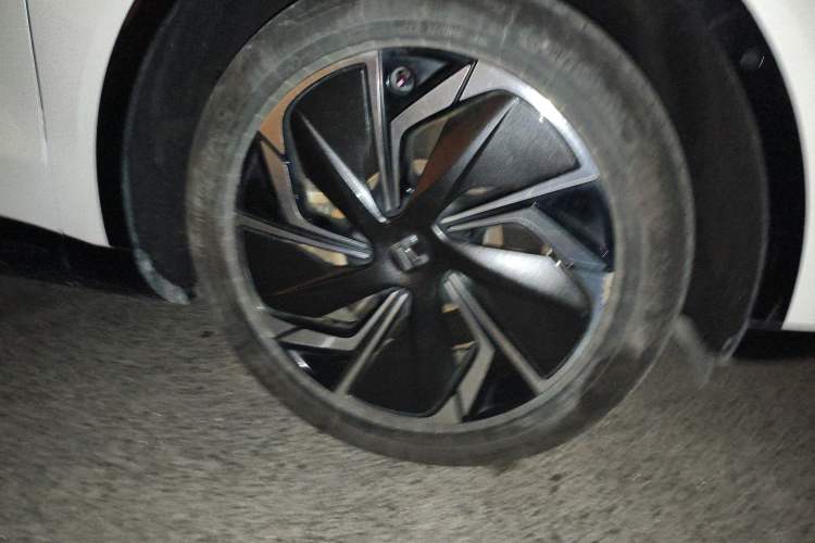 Used Rising R7 2024 Long-Range Pro Edition