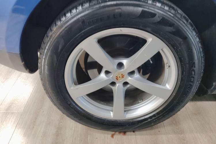 Used Porsche Macan 2014 Macan 2.0T Right Rear Wheel Hub