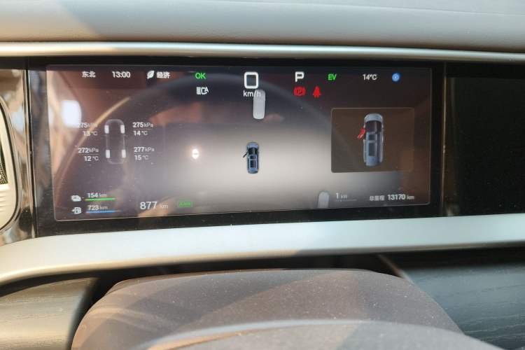 Used Denza D9 2025 DM-i Intelligent Drive 1020 Four-Wheel Drive Flagship Model
