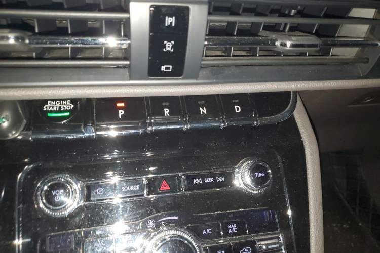 Used Lincoln Corsair 2020 2.0T Two-Wheel Drive Luxury Edition Gear Lever