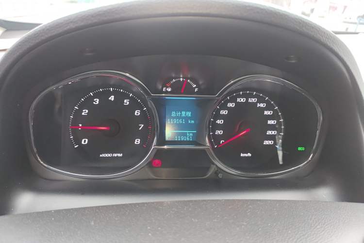 Used Chevrolet Captiva 2015 2.4L 4x4 Flagship Edition 7-Seater