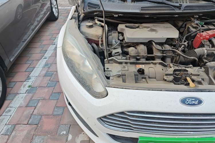 Used Ford Fiesta 2013 Sedan 1.5L Manual Fashion Edition Right Front Headlight