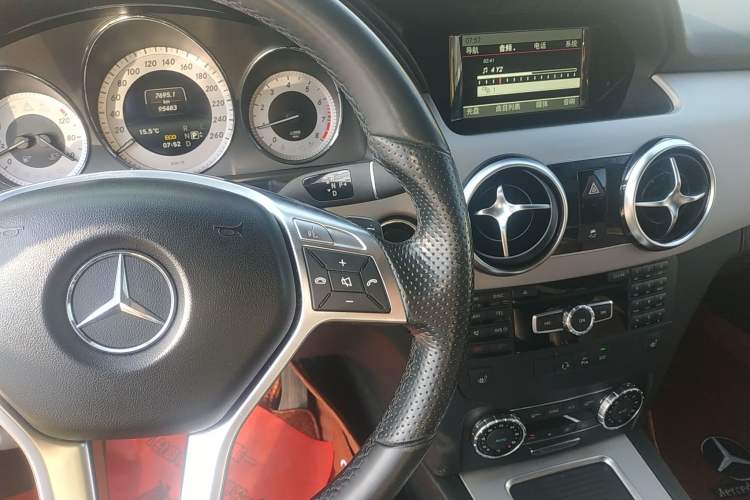 Used Mercedes-Benz GLK-Class 2015 GLK 260 4MATIC Fashion Edition Ultimate Version
