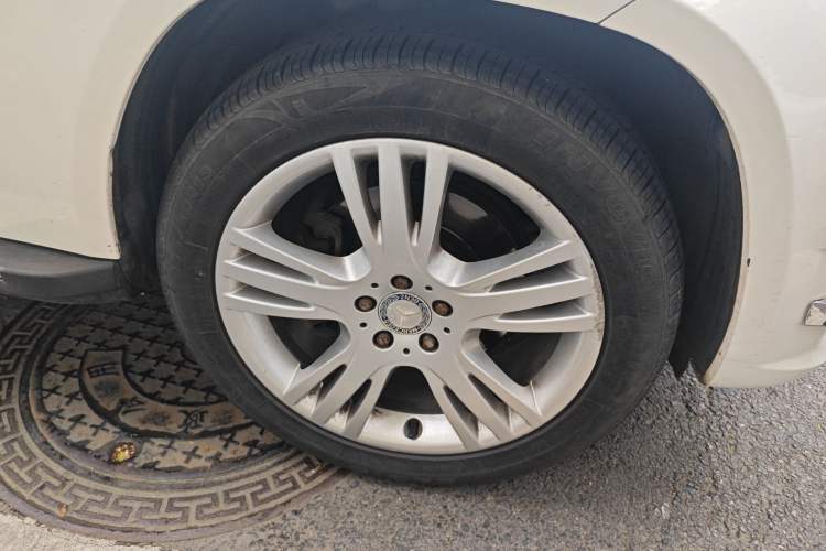 Used Mercedes-Benz GLK-Class 2013 GLK 300 4MATIC Dynamic Edition Right Front Wheel Hub