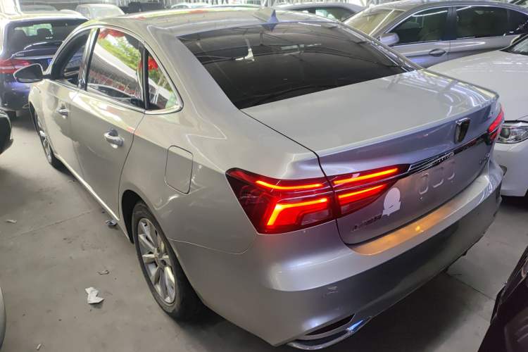 Used Roewe i6 New Energy 2017 45T Hybrid Connect & Smart Enjoyment Edition Exterior 2