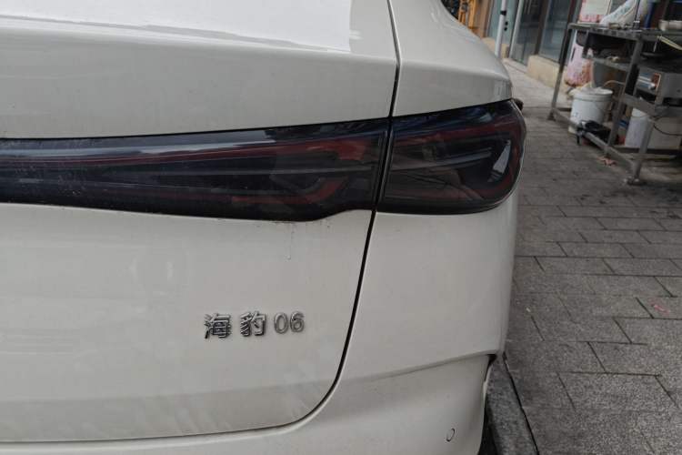 Used BYD Seal 06 New Energy 2024 DM-i 80KM Prestige Model Right Rear Taillight