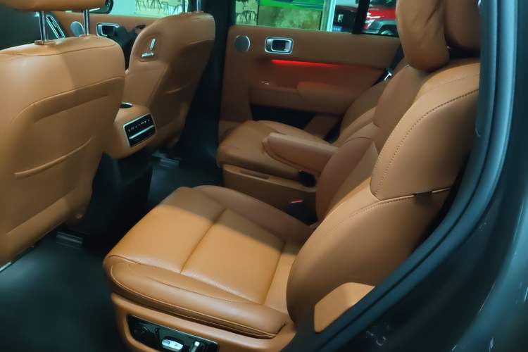 Used Li Auto L8 2023 Pro Model
