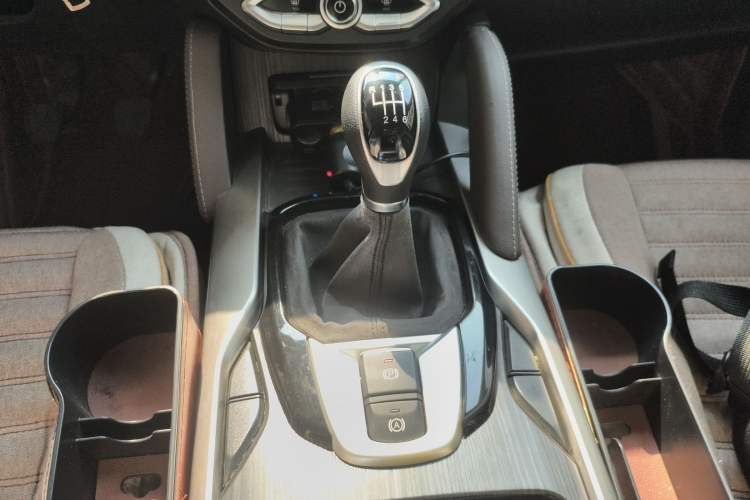 Used Brilliance V6 2018 1.5T Manual Elite Model Gear Lever