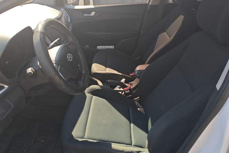 Used Hyundai Verna (new generation) 2016 1.4L Automatic Cool Edition GLS Left Front Seat