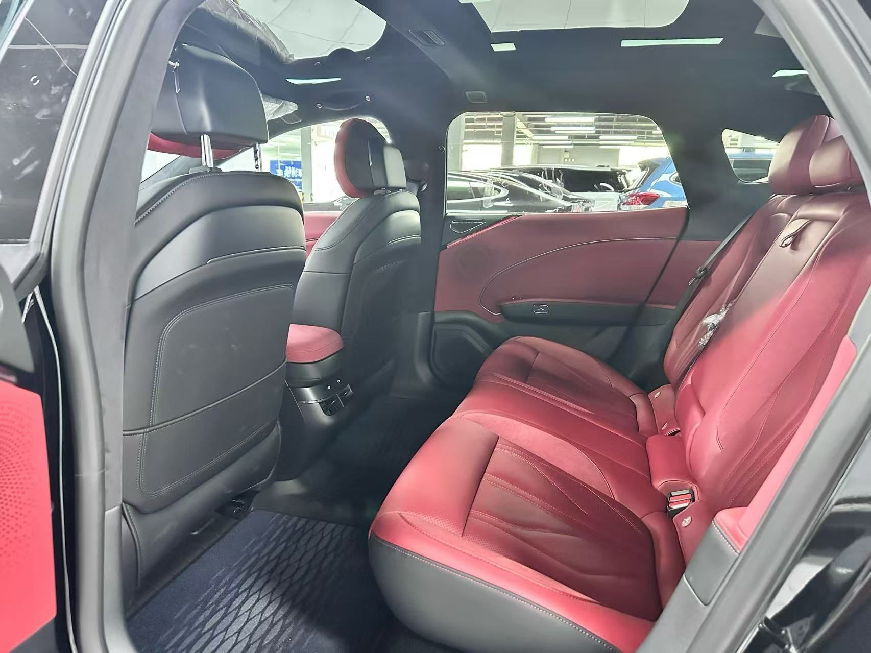 Zeekr 007 2026 Model Rear-Drive Max Version 75 kWh — снимка 20