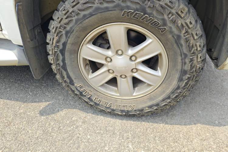 Used Isuzu D-MAX 2018 3.0T Two-Wheel Drive Automatic Elite Version 4JJ1-TC HI