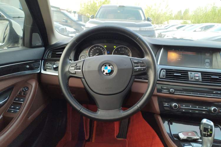 Used BMW 5 Series 2014 525Li Leading Model Steering Wheel