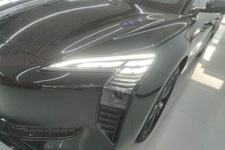 Used Hongqi EH7 2025 600 Smart Selection Edition
