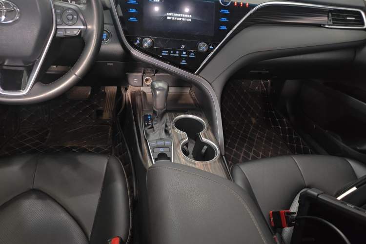 Used Toyota Camry 2019 2.5G Luxury Edition China VI Standard
