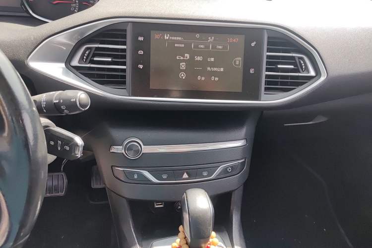 Used Peugeot 308S 2015 1.2T Automatic Jingchi Edition Audio And AC Panel