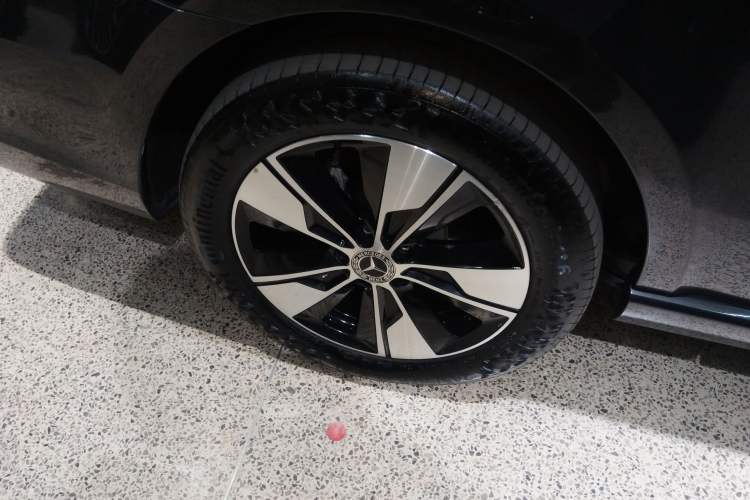 Used Mercedes-Benz V-Class 2020 V 260 L Long-wheelbase Luxury Edition Right Rear Wheel Hub