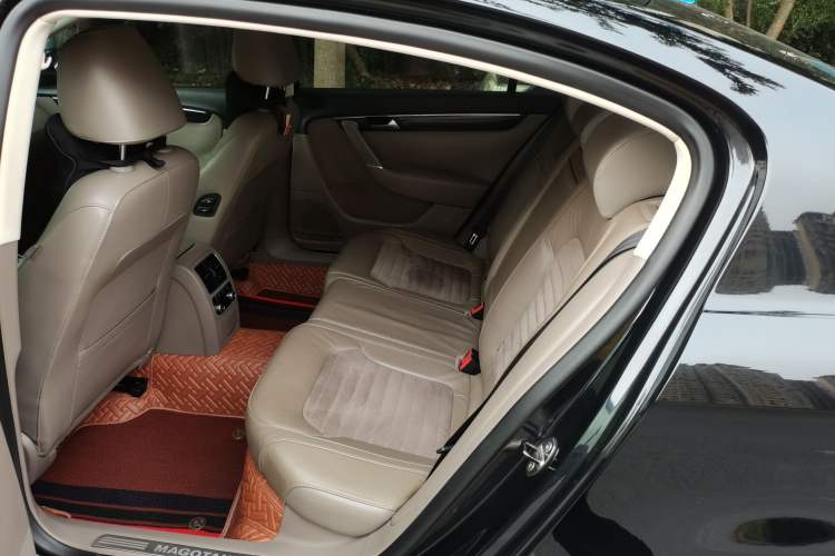 Used Volkswagen Magotan 2013 2.0 TSI Ultimate Model Left Rear Seat