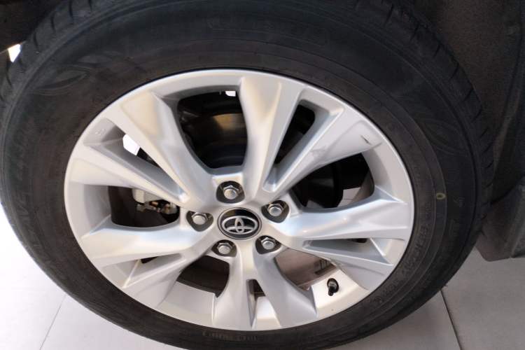 Used Toyota IZOA 2021 Dual-Motor 2.0L Yixiang Edition Right Rear Wheel Hub
