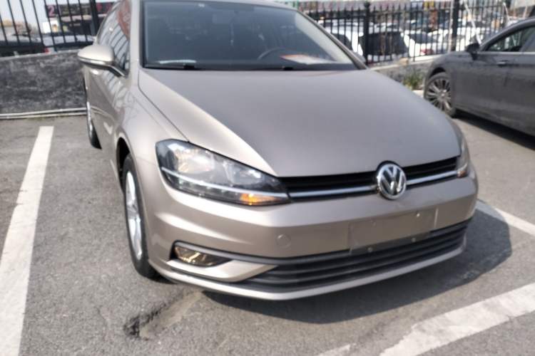 Used Volkswagen Golf 2018 1.6L Automatic Fashion Model
