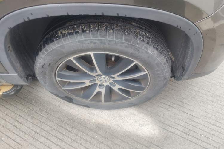 Used Volkswagen Tiguan 2015 1.8TSI Automatic Two-Wheel Drive Luxury Model Right Front Wheel Hub