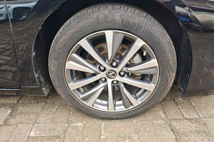 Used Lexus ES 2018 300h Premier Edition China VI Standard Right Front Wheel Hub