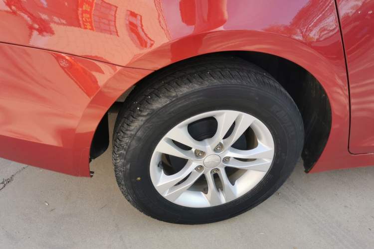 Used Chevrolet Cruze 2015 1.5L Classic SL MT Right Rear Wheel Hub