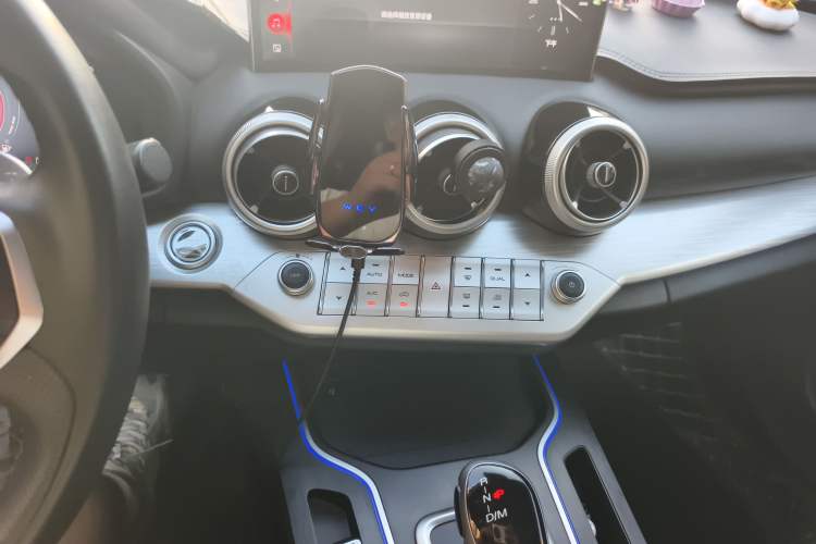 Used Wey VV7 2020 2.0T Flagship Edition Audio And AC Panel