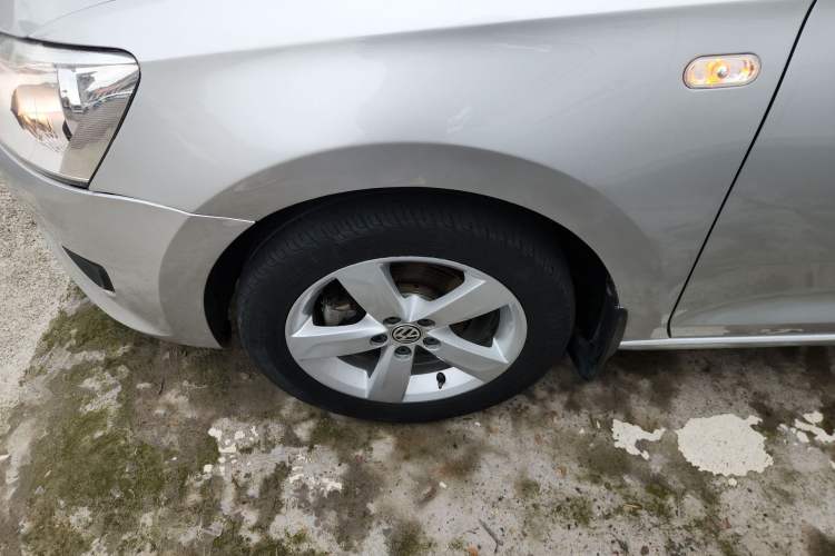 Used Volkswagen Santana 2015 1.6L Manual Comfort Edition Left Front Wheel Hub