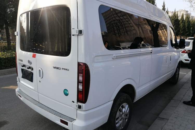 Used SAIC MAXUS Xintu V80 2024 Aotuntong 6MT Long-Wheelbase Mid-Roof Model 147 Ps 6/7/8/9-Seater