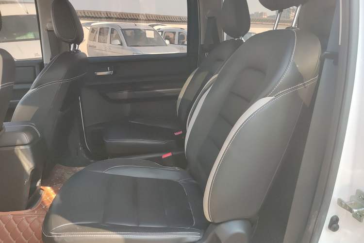 Used Wuling Hongguang PLUS 2019 1.5T Manual Luxury 7-Seater
