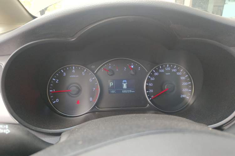 Used Kia Carens 2013 2.0L 5-Seater Automatic Standard Version China V Standard