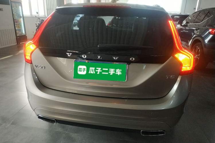 Used Volvo V60 2015 T5 Zhiya Edition
