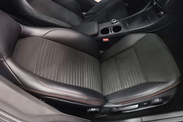 Used Mercedes-Benz CLA 2015 CLA 220 4MATIC
