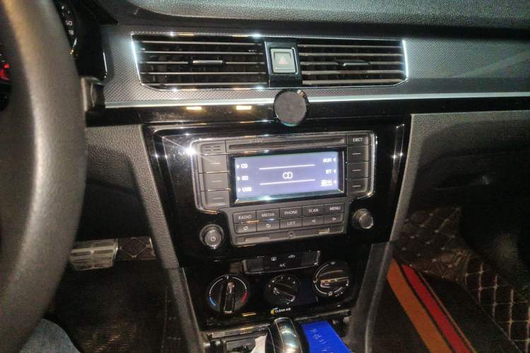 Used Volkswagen C-TREK 2017 1.6L Automatic Comfort Model Audio And AC Panel