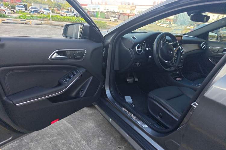 Used Mercedes-Benz GLA 2015 GLA 260 4MATIC Sport Edition