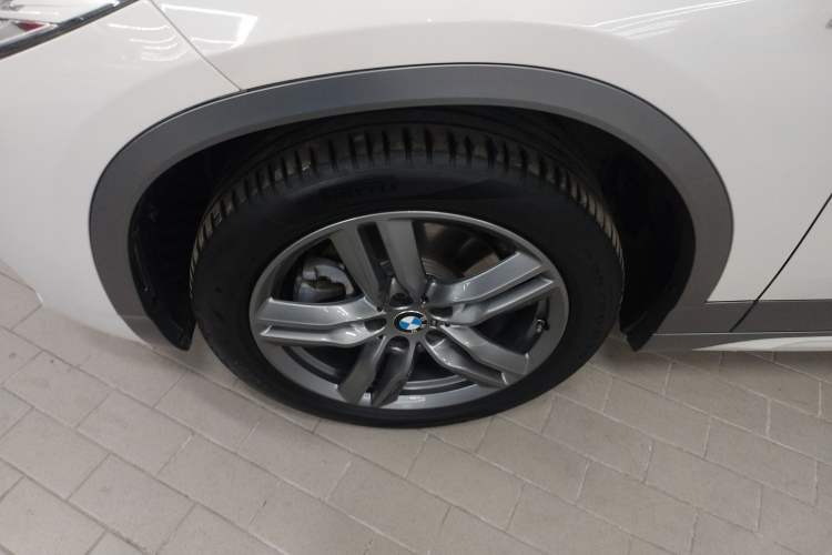 Used BMW X2 2021 sDrive25i Leading Model M Off-Road Package Left Front Wheel Hub