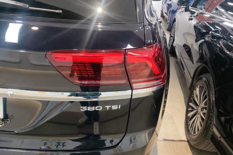 Used Volkswagen Teramont X 2019 380TSI Four-Wheel Drive Prestige Luxury Edition Right Rear Taillight