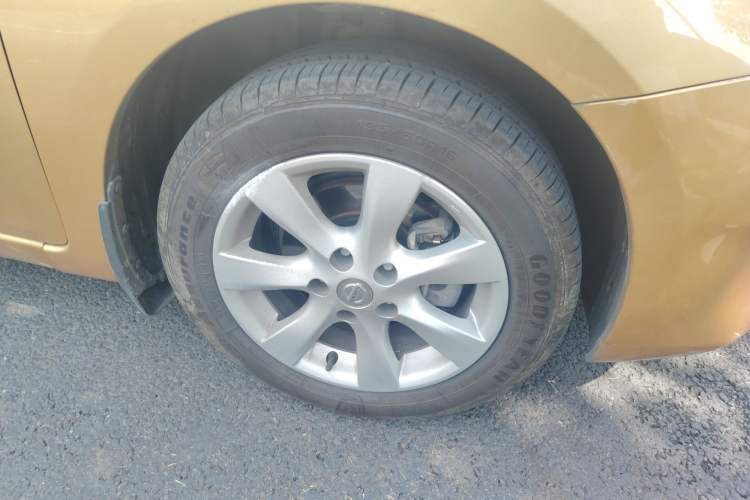 Used Nissan Tiida 2011 1.6L CVT Smart Version