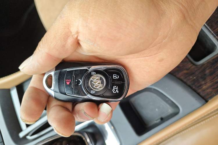 Used Buick LaCrosse 2016 28T Premium Edition Vehicle Key
