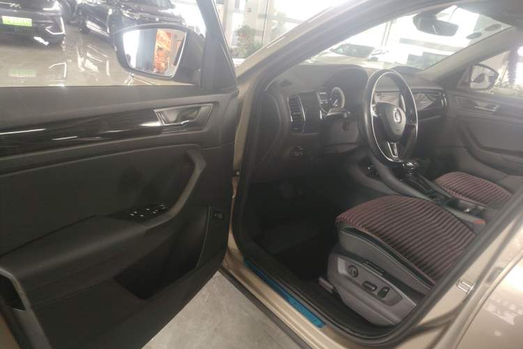 Used Skoda Kodiaq 2018 Facelifted TSI330 5-Seater Two-Wheel-Drive Luxury Enjoyment Edition Driver Seat