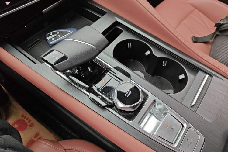 Used Changan CS75 PLUS 2024 3rd Generation Champion Edition 1.5T Intelligent Drive Dynamic Model
