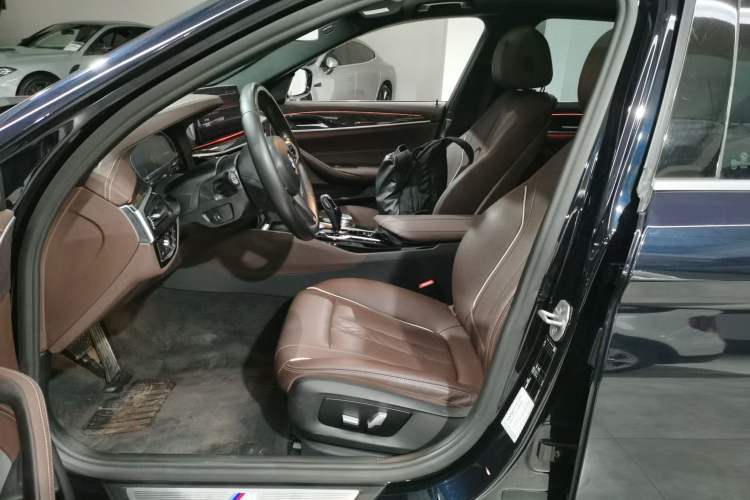 Used BMW 5 Series 2021 Facelifted 525Li M Sport Package
