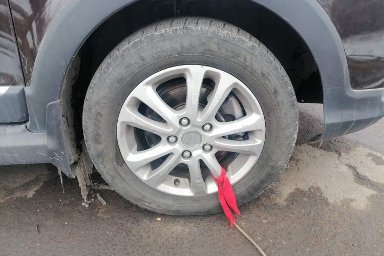 Used Dongfeng Fengon 370 2016 1.5L Manual Luxury 7-Seater Right Front Wheel Hub