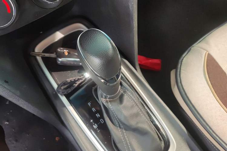 Used Chevrolet Monza 2020 320 Automatic Enjoyment Edition Gear Lever