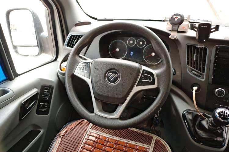 Used Foton Toano 2024 Joyear Multi-Function 2.0T Manual Long-Wheelbase Mid-Roof Model with Single Rear Tire Available in 5/6/7/9-Seater Configurations
