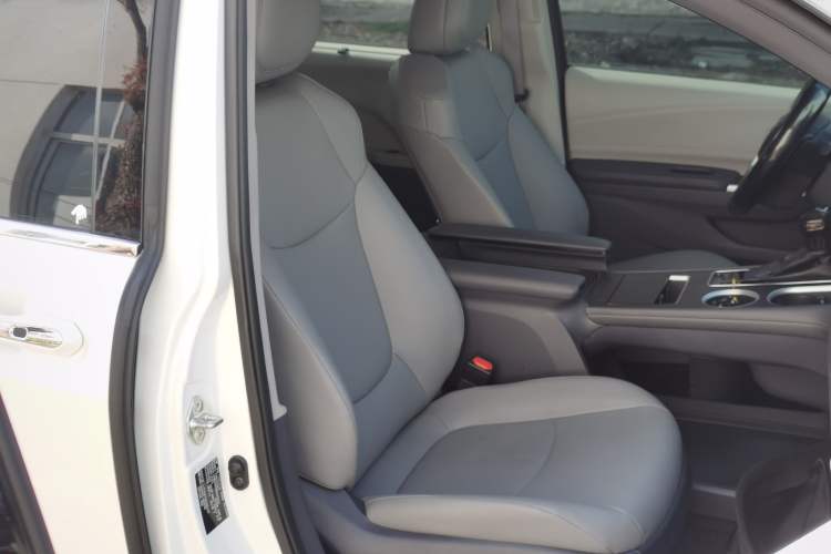 Used Toyota Granvia 2024 2.5L Hybrid Comfort Edition