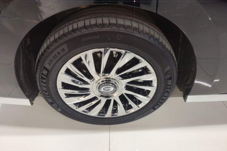 Used GAC Trumpchi M8 2024 Zongshi Series Dual-Motor Flagship Edition Right Rear Wheel Hub