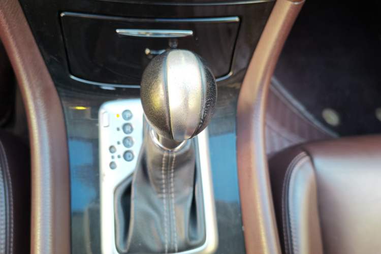 Used Infiniti QX50 2015 2.5L Luxury Edition Gear Lever